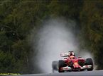Кими Райкконен во время квалификации в Спа